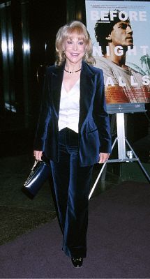 Barbara Eden at event of Before Night Falls (2000)