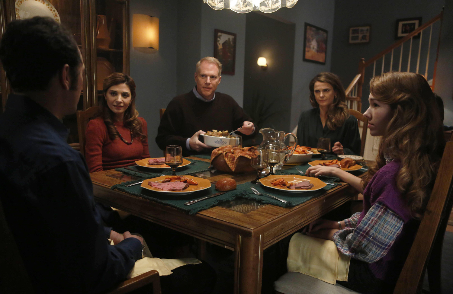 Still of Noah Emmerich, Keri Russell, Matthew Rhys and Holly Taylor in The Americans (2013)