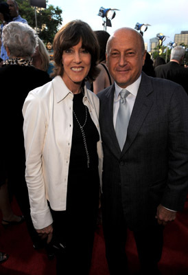 Nora Ephron and Laurence Mark at event of Julie ir Julia (2009)