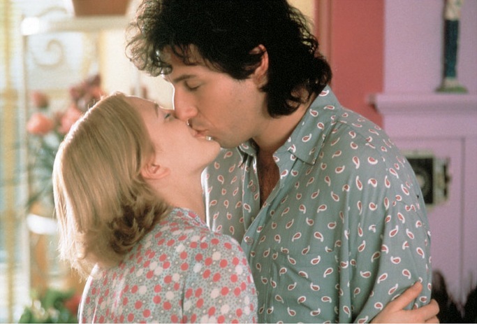 Still of Drew Barrymore and Adam Sandler in The Wedding Singer (1998)