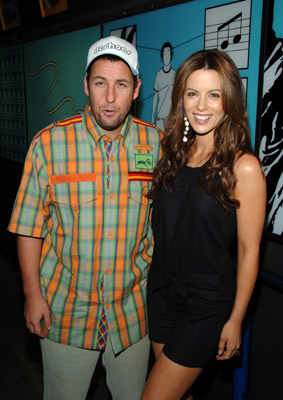 Kate Beckinsale and Adam Sandler at event of Total Request Live (1999)