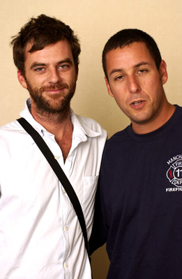 Paul Thomas Anderson and Adam Sandler at event of Punch-Drunk Love (2002)