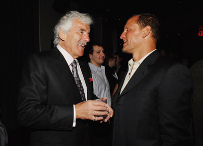 Woody Harrelson and Dennis Farina at event of The Grand (2007)