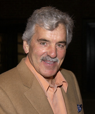 Dennis Farina at event of Monte Walsh (2003)
