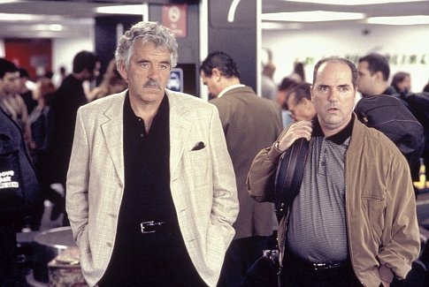 Still of Dennis Farina and Jack Kehler in Big Trouble (2002)
