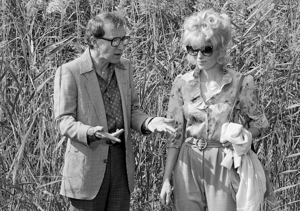 Still of Woody Allen and Mia Farrow in Broadway Danny Rose (1984)