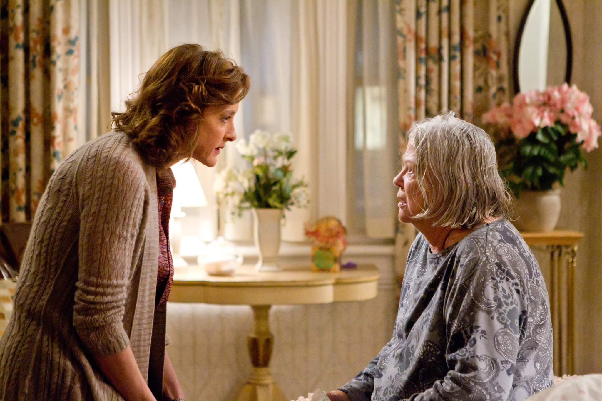 Still of Joan Cusack and Louise Fletcher in Shameless (2011)