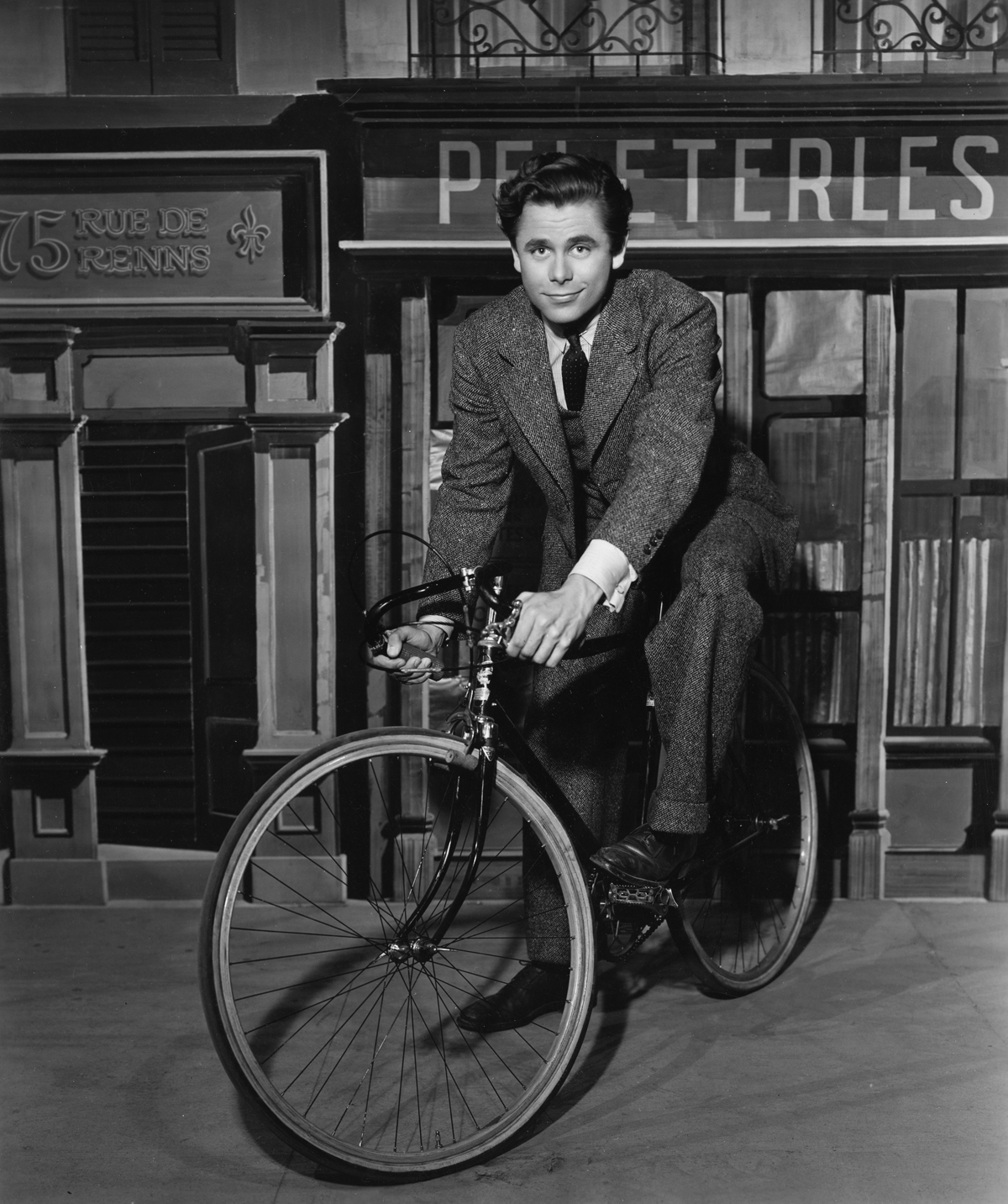 Still of Glenn Ford in The Lady in Question (1940)