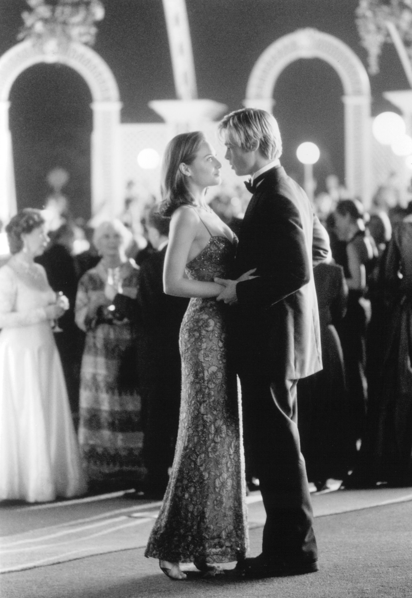 Still of Brad Pitt and Claire Forlani in Meet Joe Black (1998)