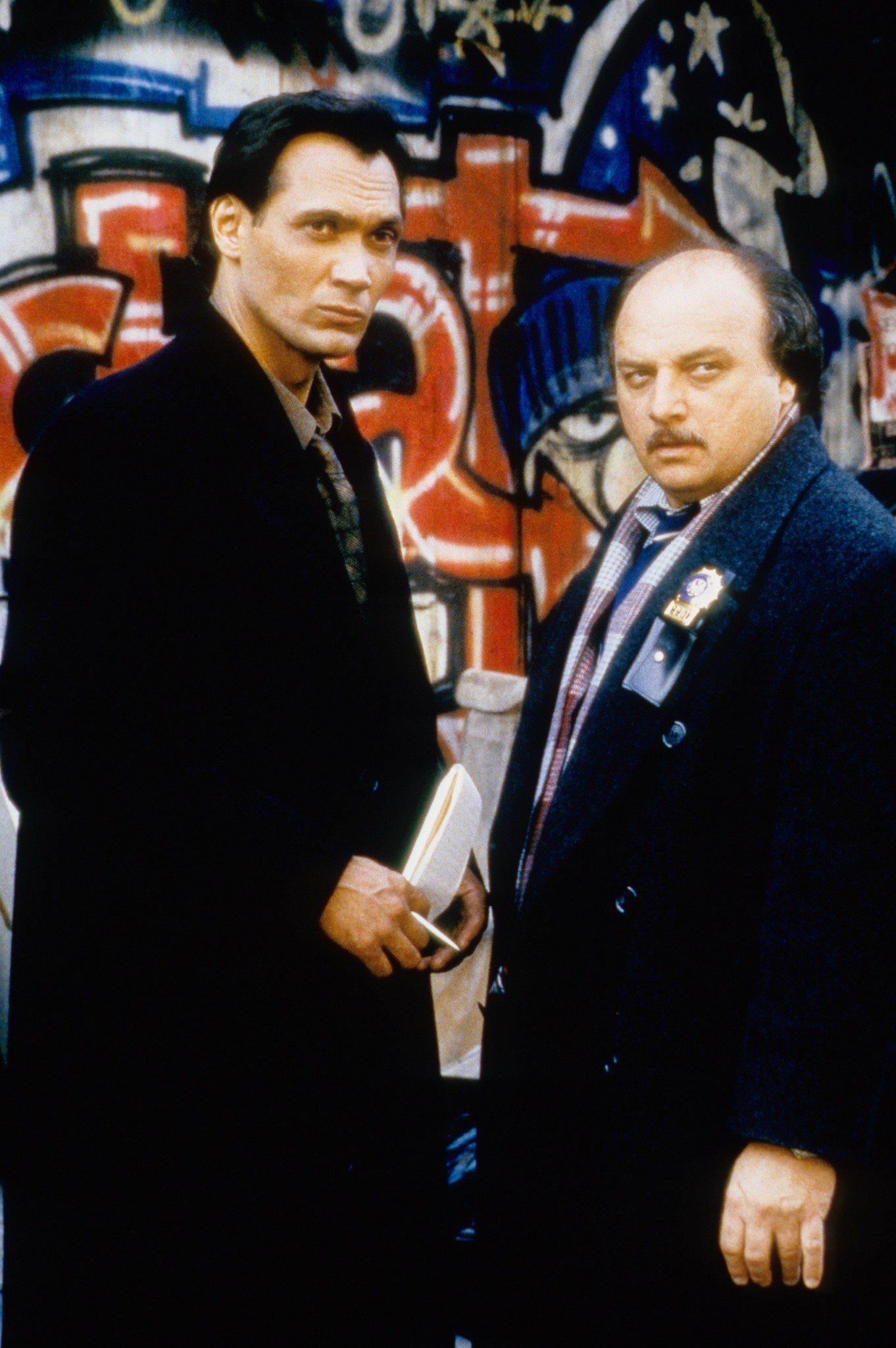 Still of Dennis Franz and Jimmy Smits in NYPD Blue (1993)