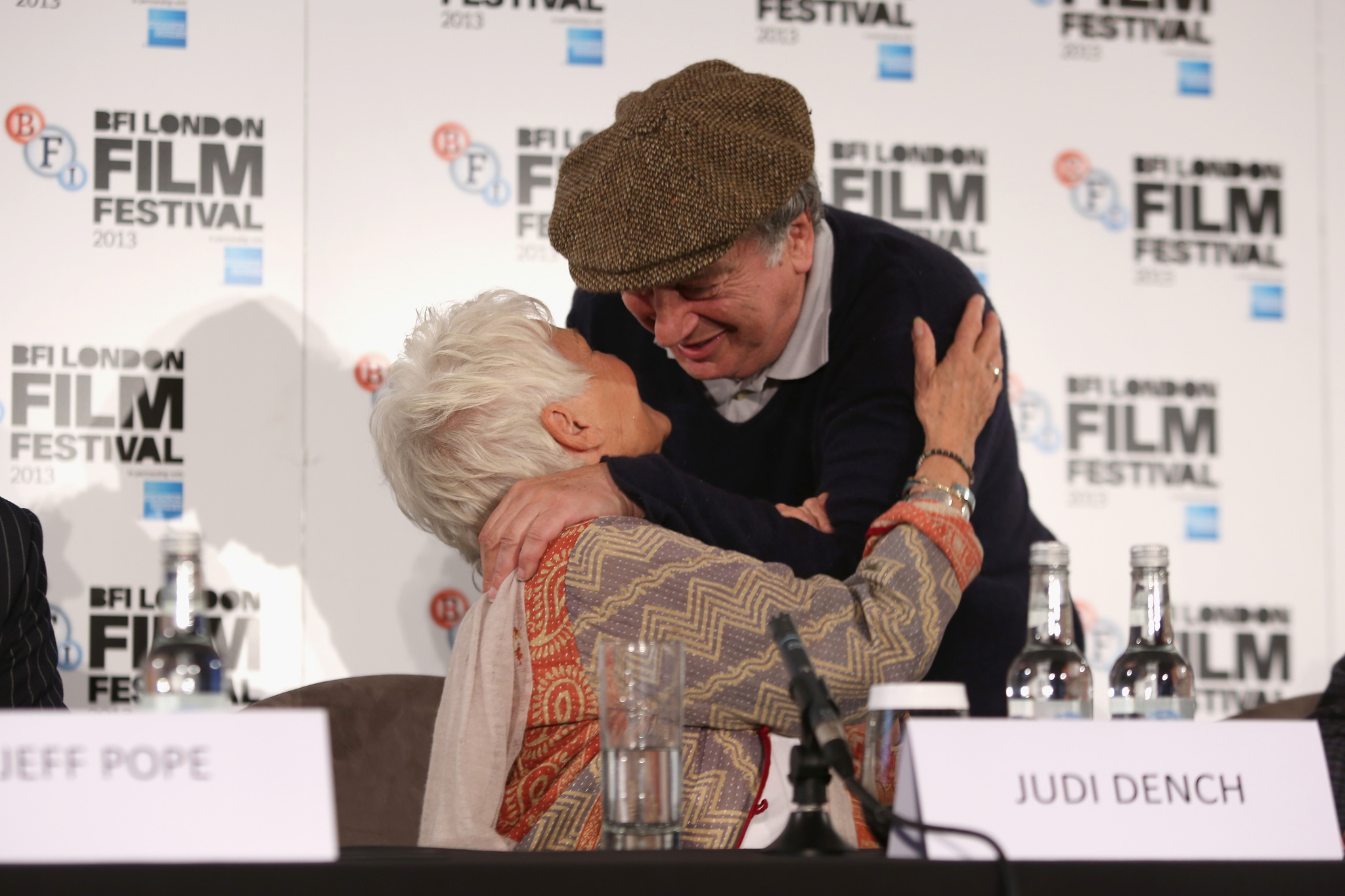 Judi Dench and Stephen Frears at event of Filomena (2013)