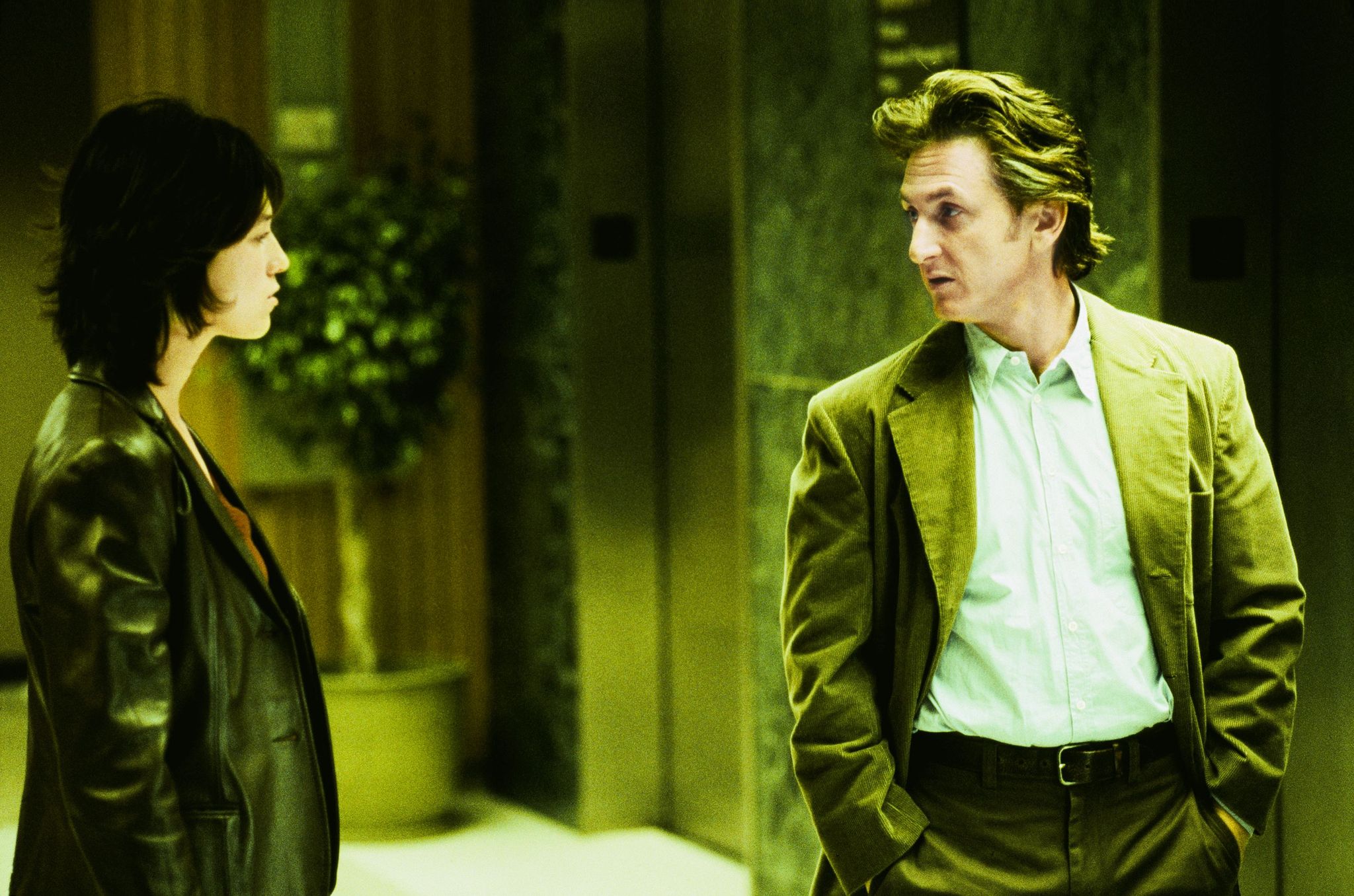 Still of Sean Penn and Charlotte Gainsbourg in 21 gramas (2003)
