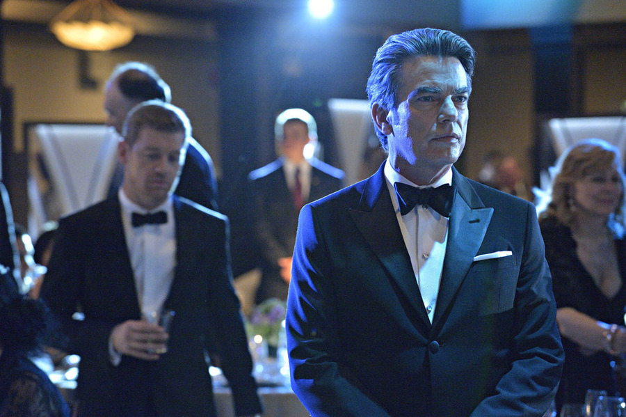 Still of Peter Gallagher and Nic Bishop in Covert Affairs (2010)