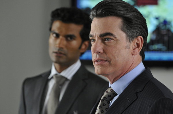 Still of Peter Gallagher and Sendhil Ramamurthy in Covert Affairs (2010)