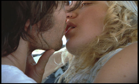 Still of Vincent Gallo and Chloë Sevigny in The Brown Bunny (2003)