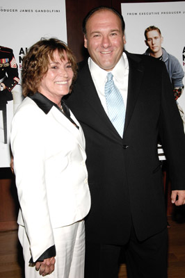 James Gandolfini and Trixie Flynn at event of Alive Day Memories: Home from Iraq (2007)
