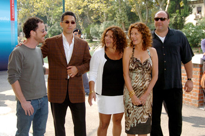 Susan Sarandon, Ethan Coen, James Gandolfini, John Turturro and Aida Turturro at event of Romance & Cigarettes (2005)