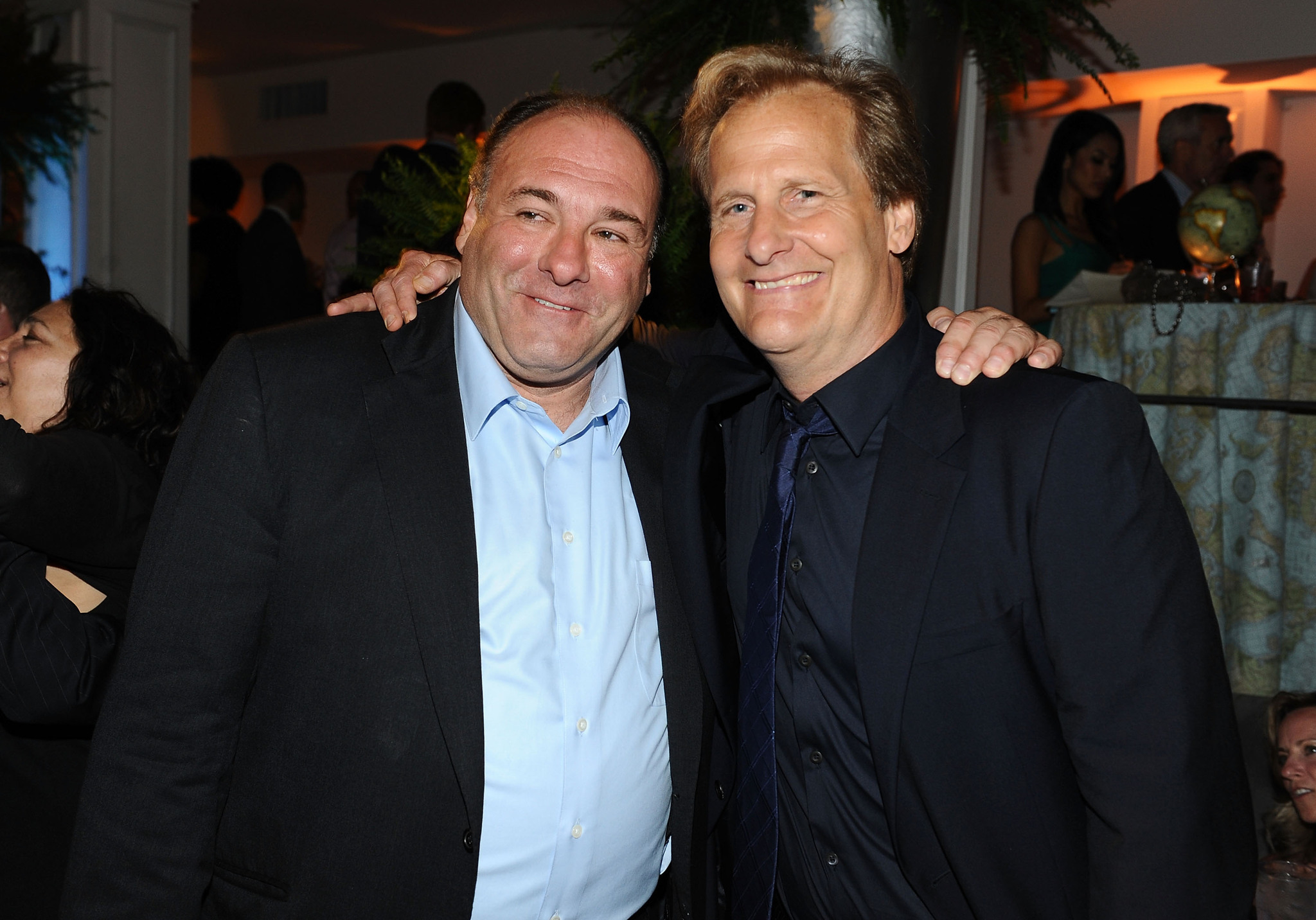 Jeff Daniels and James Gandolfini at event of The Newsroom (2012)