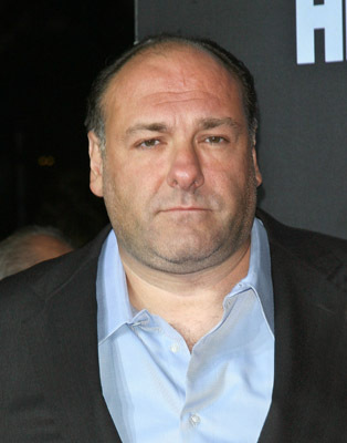 James Gandolfini at event of Sausas istatymas: mafijos gimimas (2010)