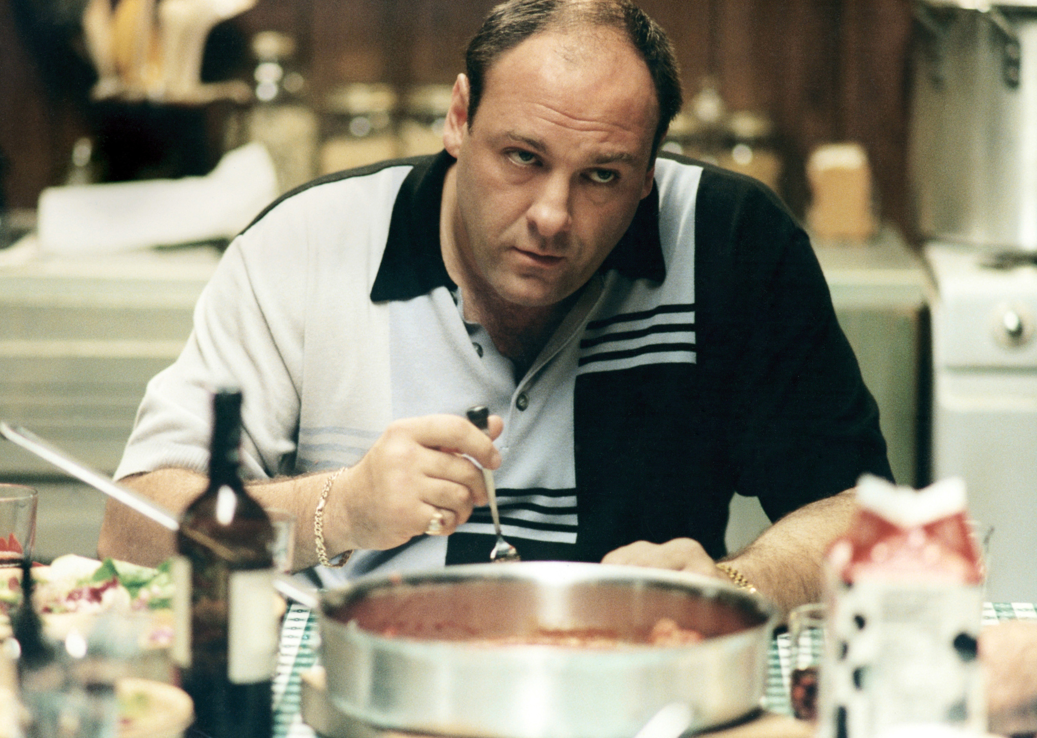 Still of James Gandolfini in Sopranai (1999)