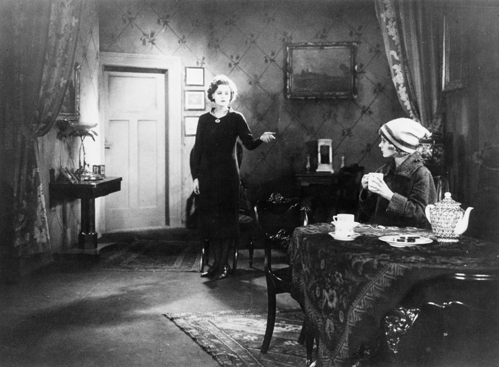 Still of Greta Garbo in Die freudlose Gasse (1925)