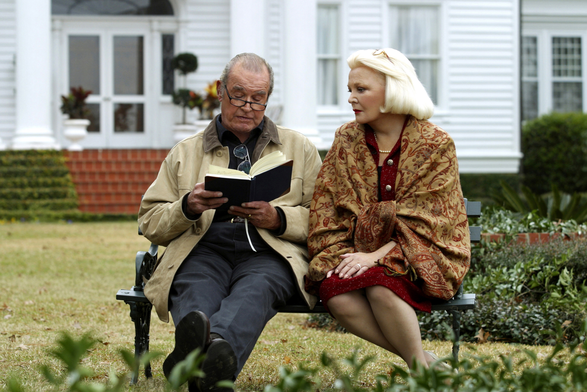 Still of James Garner and Gena Rowlands in Uzrasu knygele (2004)