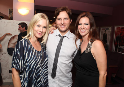 Jennie Garth, Peter Facinelli and Leslie Zemeckis at event of Behind the Burly Q (2010)