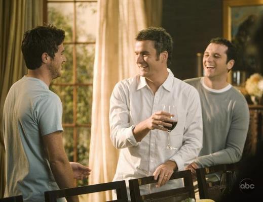 Still of Balthazar Getty and Matthew Rhys in Brothers & Sisters (2006)