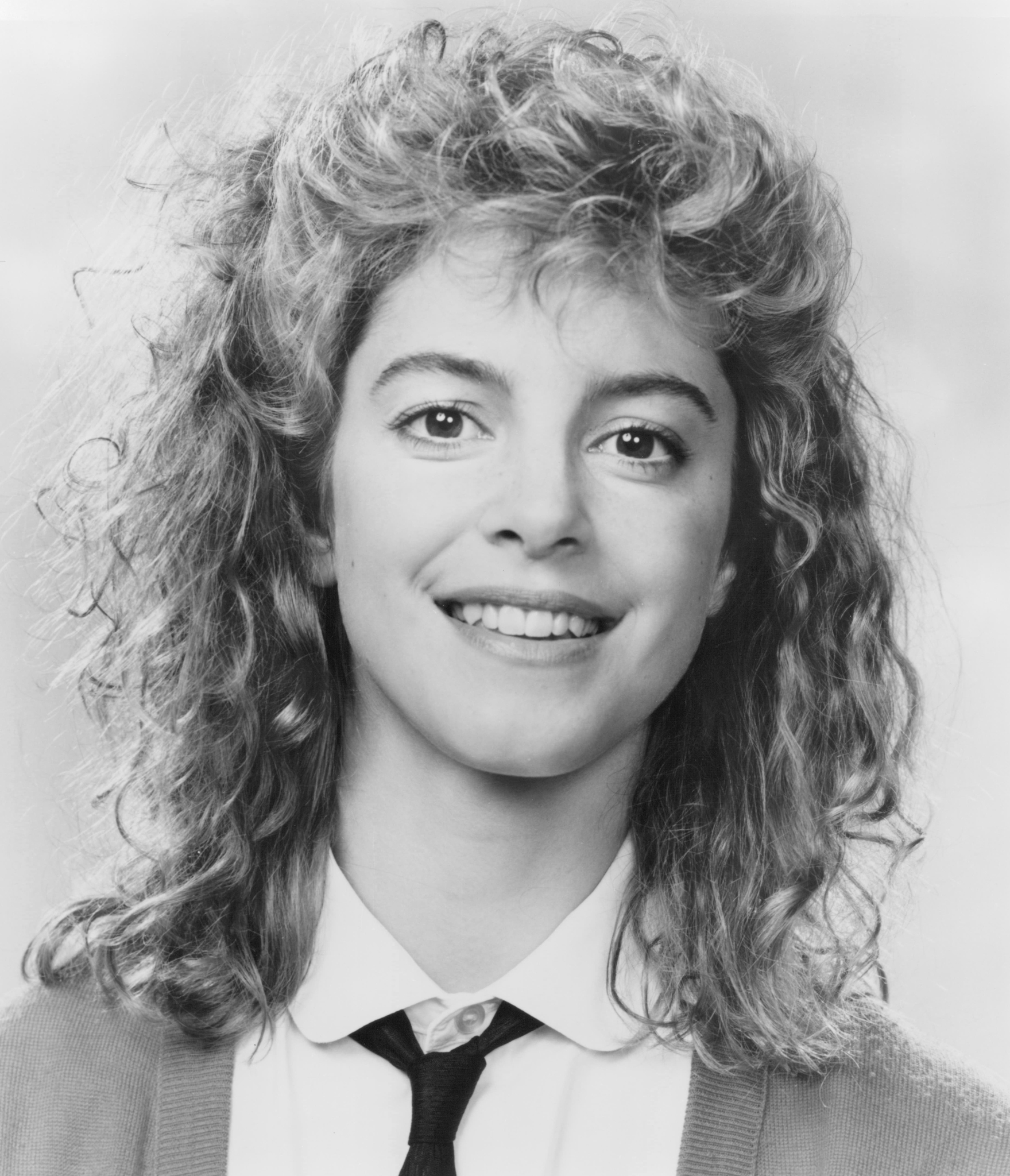 Still of Cynthia Gibb in Short Circuit 2 (1988)