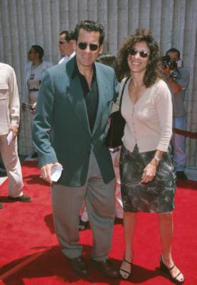 Paul Michael Glaser and Tracy Barone at event of Zvaigzdziu karai: epizodas I. Pavojaus seselis 3D (1999)