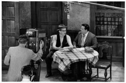 Still of Jackie Gleason and Art Carney in Pioneers of Television (2008)