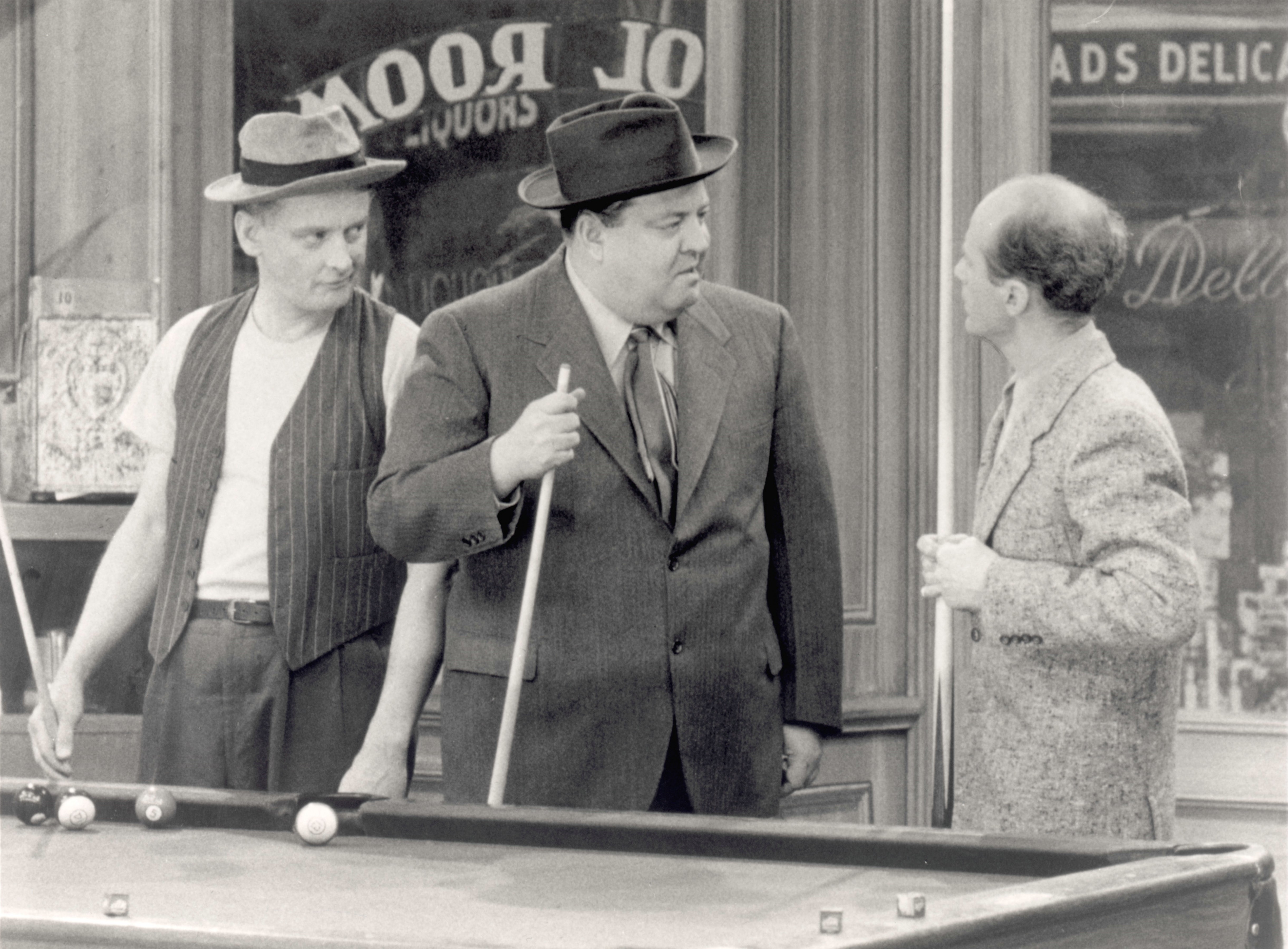 Still of Jackie Gleason and Art Carney in The Honeymooners (1955)