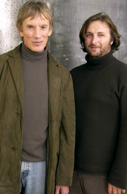 Scott Glenn and Gregor Jordan at event of Buffalo Soldiers (2001)