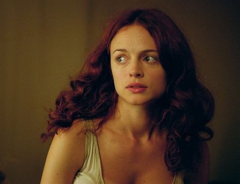 Mary Kelly (Heather Graham) is a woman living on the brink of society, earning a meager living with her body on the streets of the Whitechapel district of London.