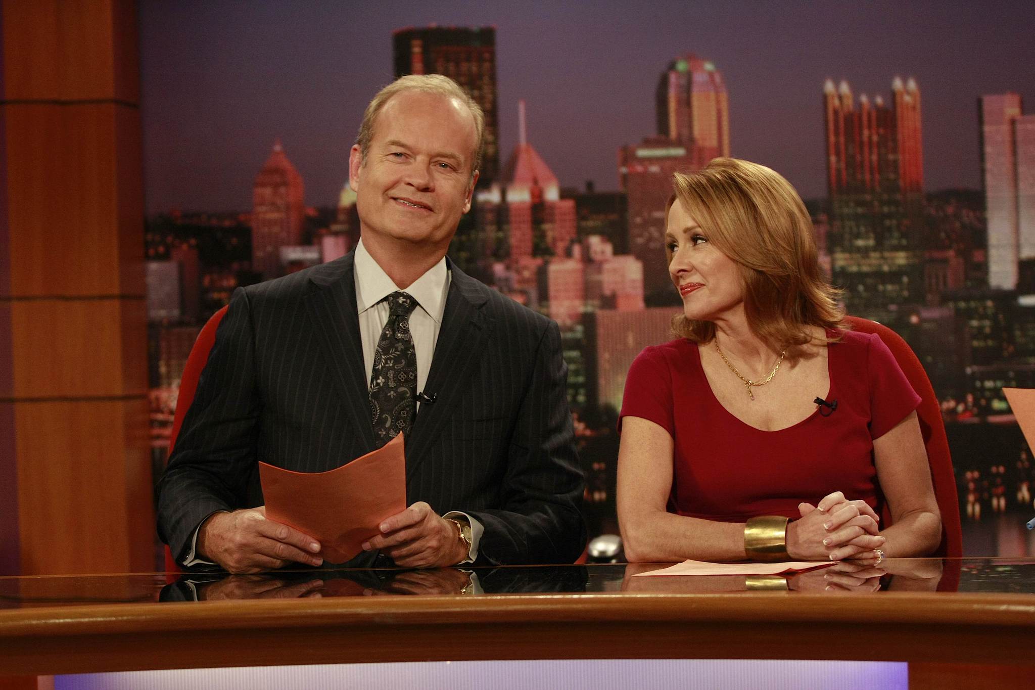 Still of Kelsey Grammer and Patricia Heaton in Back to You (2007)