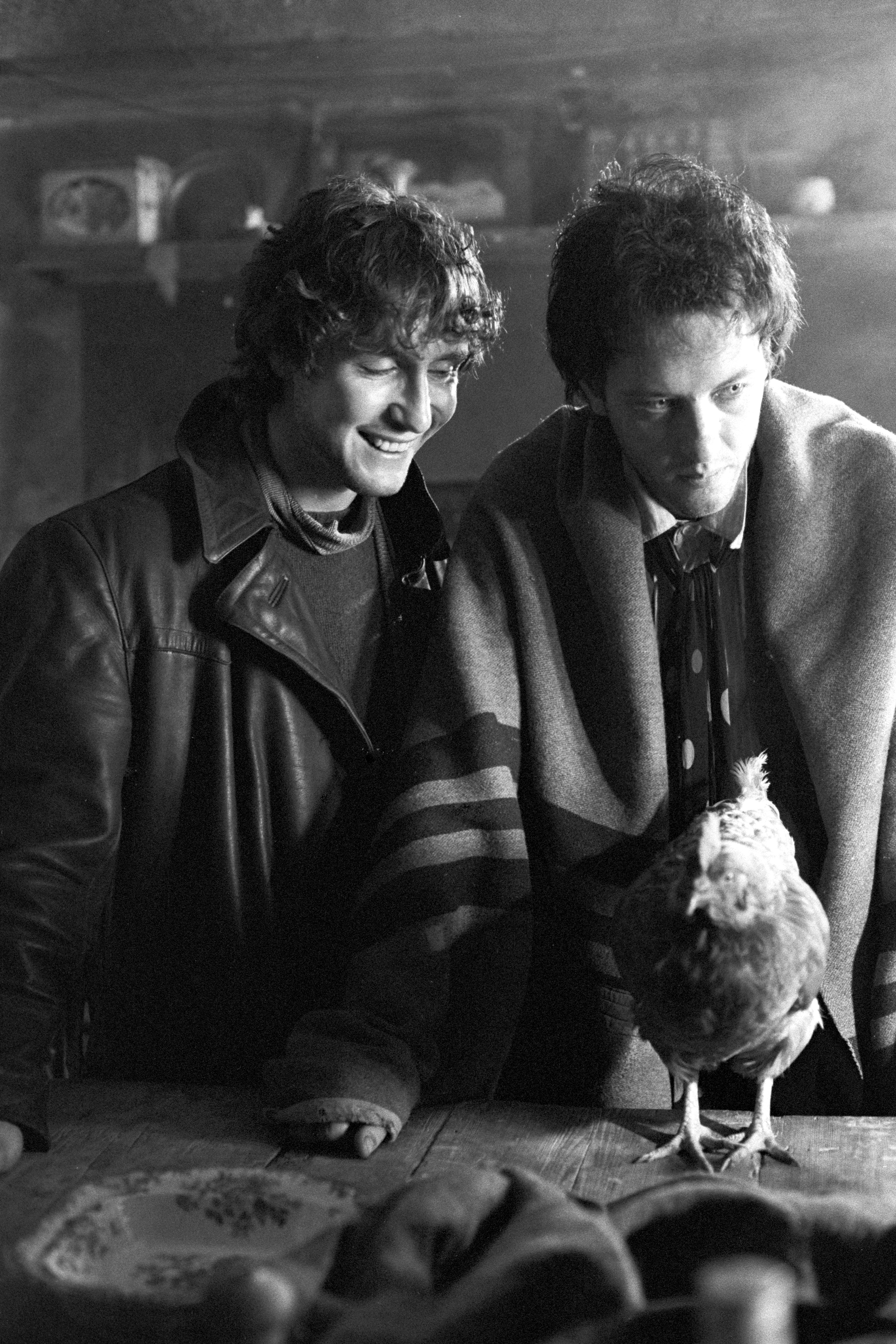 Still of Richard E. Grant and Paul McGann in Withnail & I (1987)