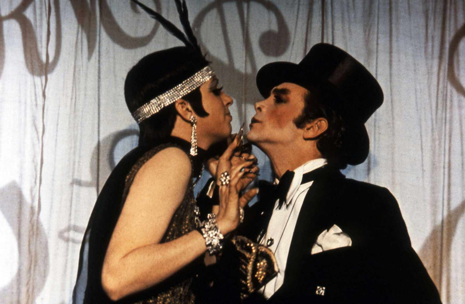 Still of Joel Grey and Liza Minnelli in Cabaret (1972)