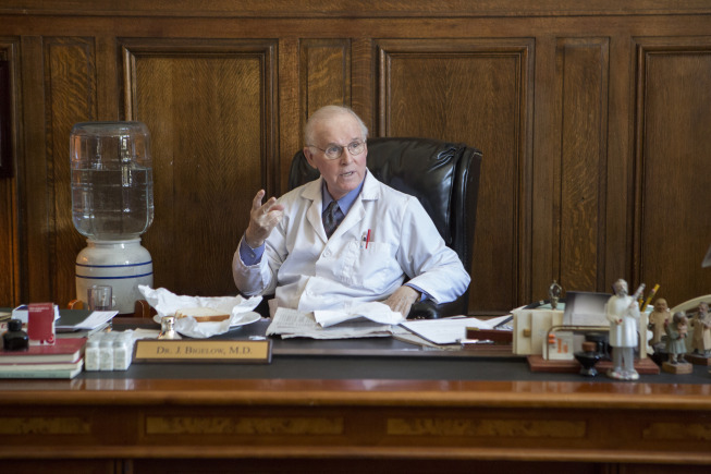 Still of Charles Grodin in Louie (2010)