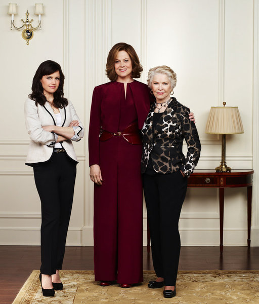 Still of Sigourney Weaver, Ellen Burstyn and Carla Gugino in Political Animals (2012)