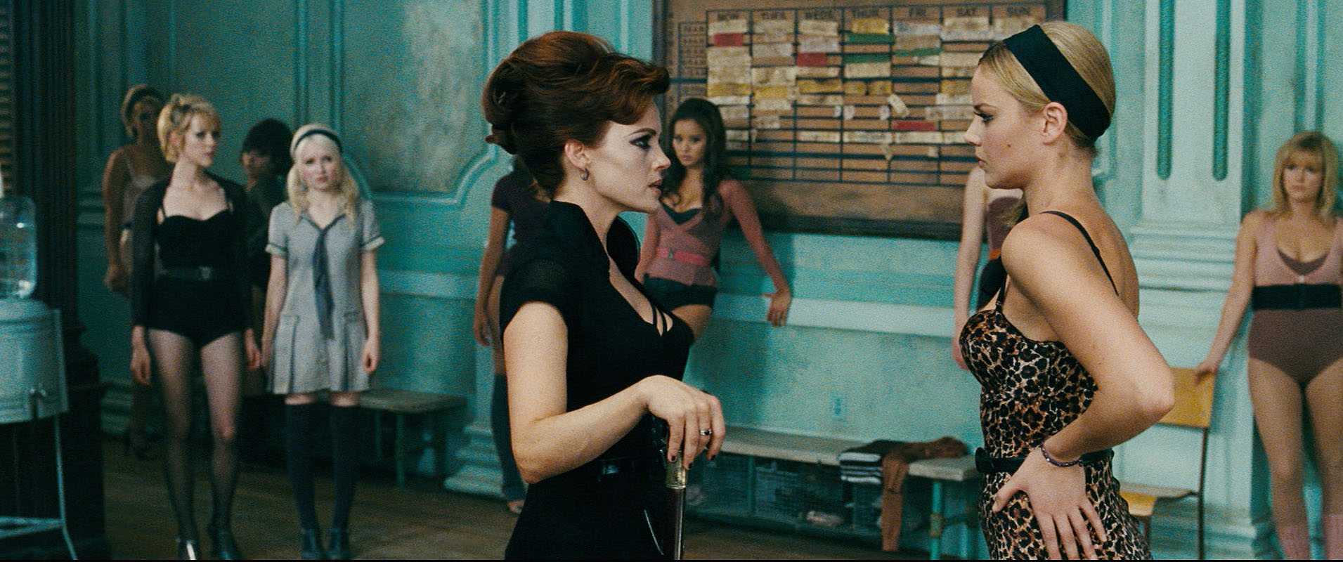 Still of Carla Gugino, Emily Browning, Abbie Cornish and Jena Malone in Nelauktas smugis (2011)