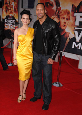 Carla Gugino and Dwayne Johnson at event of Race to Witch Mountain (2009)