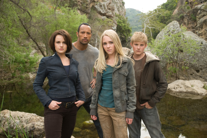 Still of Carla Gugino, Dwayne Johnson, AnnaSophia Robb and Alexander Ludwig in Race to Witch Mountain (2009)