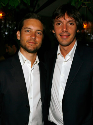 Lukas Haas and Tobey Maguire at event of The 11th Hour (2007)