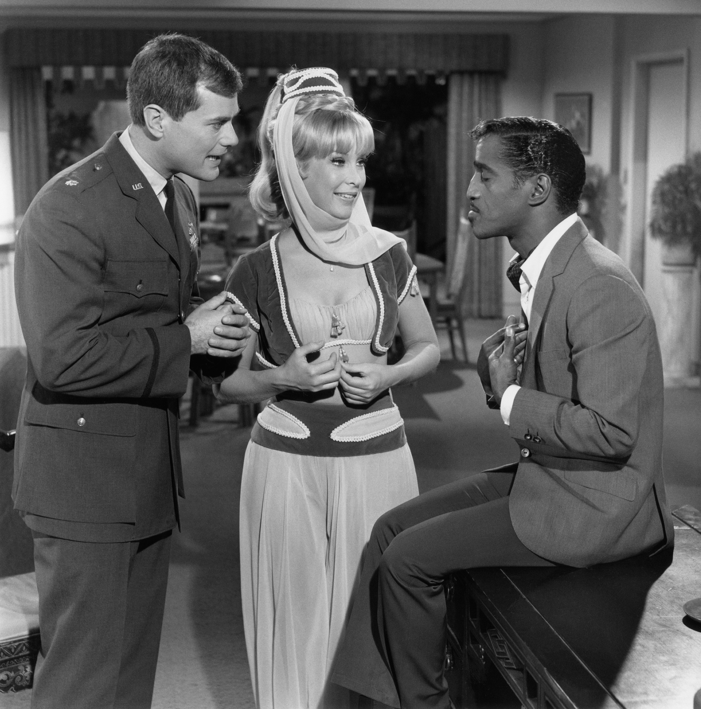 Still of Barbara Eden, Larry Hagman and Sammy Davis Jr. in Mano svajoniu Dzine (1965)