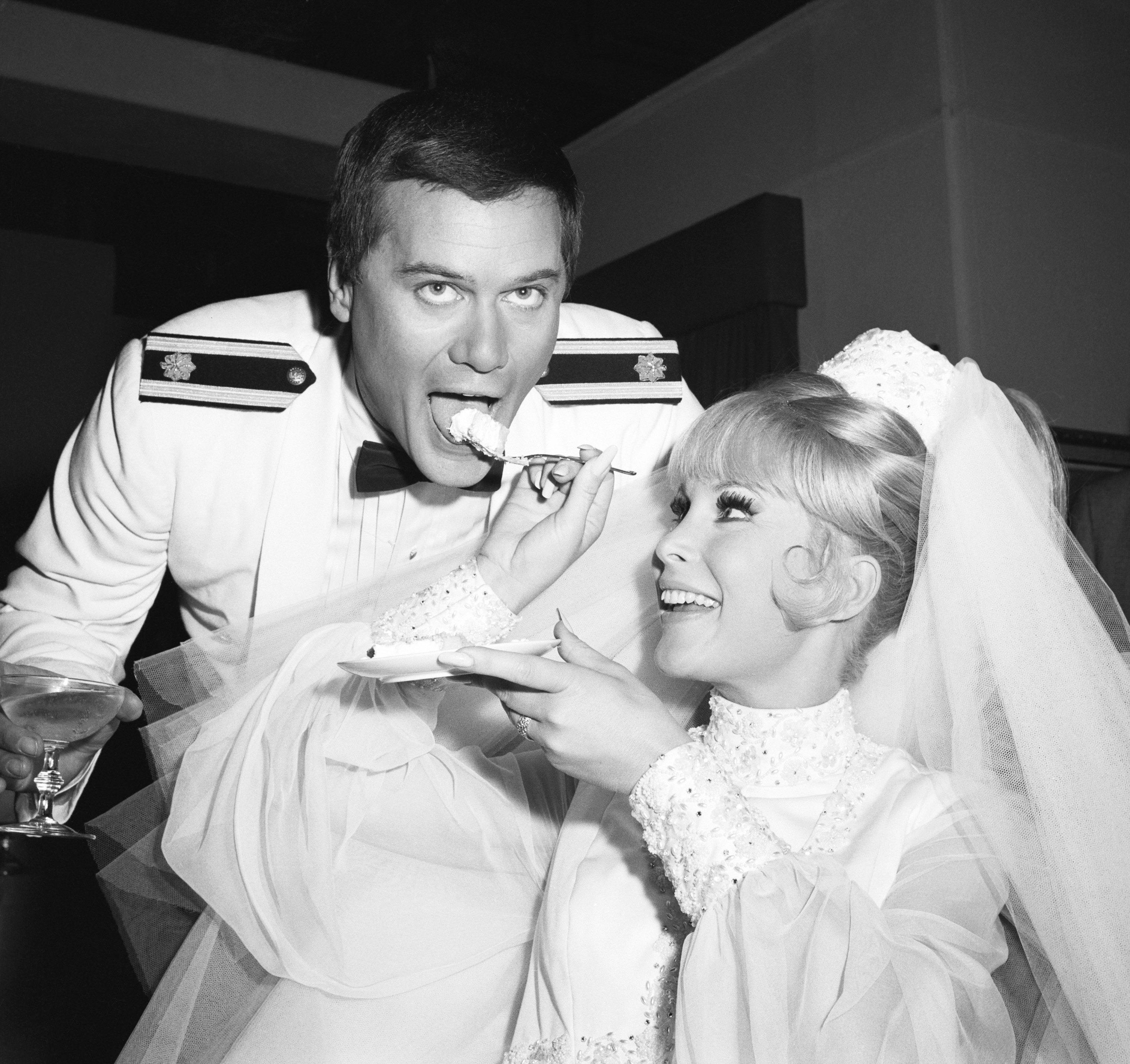 Still of Barbara Eden and Larry Hagman in Mano svajoniu Dzine (1965)