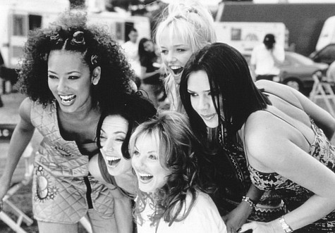 Still of Geri Halliwell, Emma Bunton, Melanie Chisholm, Victoria Beckham and Melanie Brown in Spice World (1997)