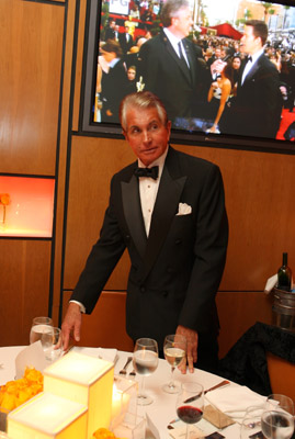 George Hamilton at event of The 79th Annual Academy Awards (2007)