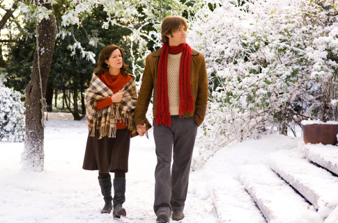 Still of Marcia Gay Harden and Jared Padalecki in Christmas Cottage (2008)