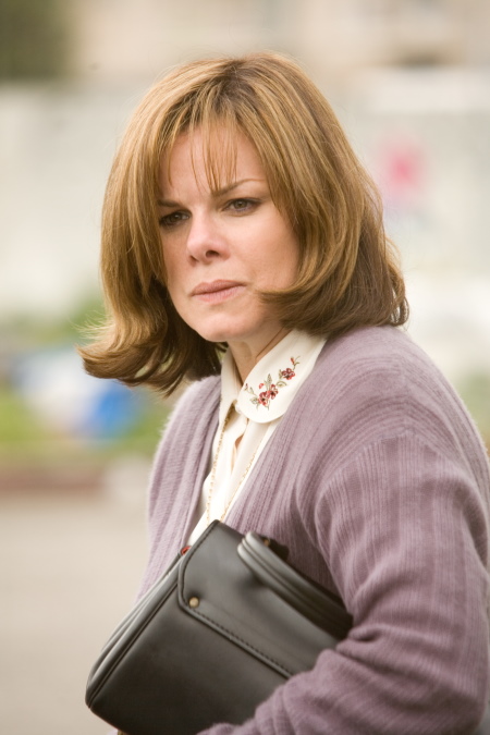 Still of Marcia Gay Harden in The Dead Girl (2006)