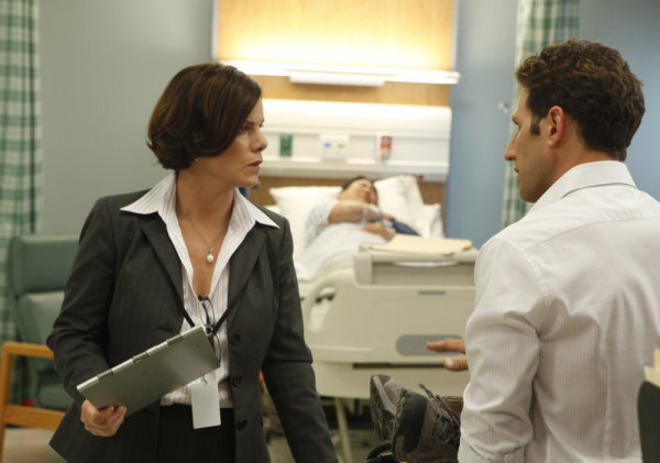 Still of Marcia Gay Harden, Mark Feuerstein and Hank Lawson in Royal Pains (2009)